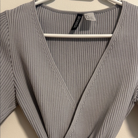 Light Gray Ribbed Sweater Top - Picture 3 of 7